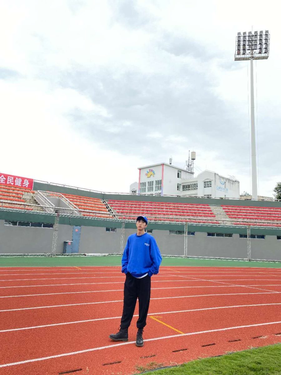 你说你的穿衣风格就是不确定，随便穿，只要自己穿的舒服就行，你的审美很好呢吴老师